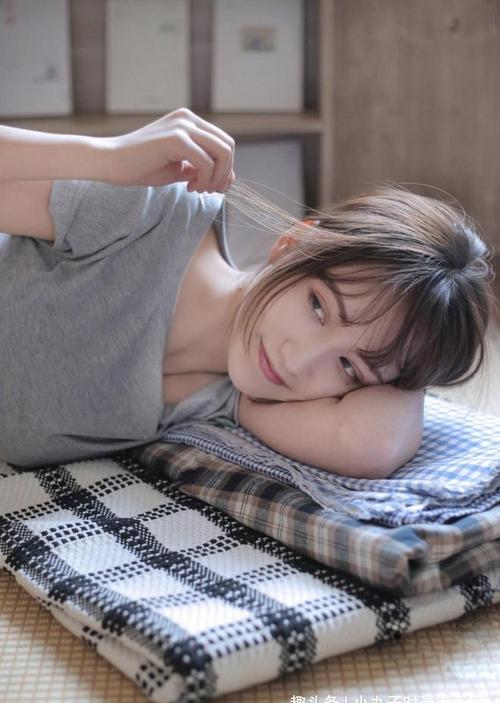 食色男女第一版主赵莺