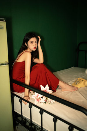 施主就让贫僧进去吧