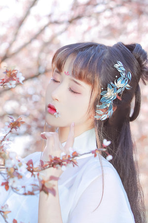 老师上课夹震蛋高潮了