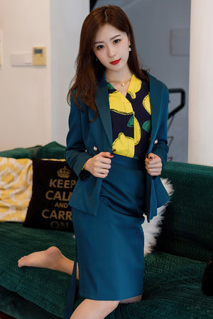 亚洲性人人天天夜夜摸