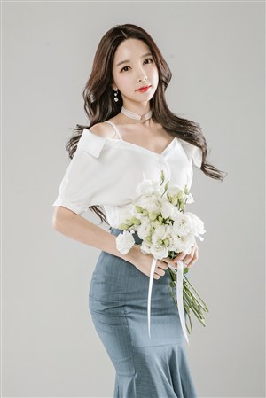 李小冉的献身未删减版